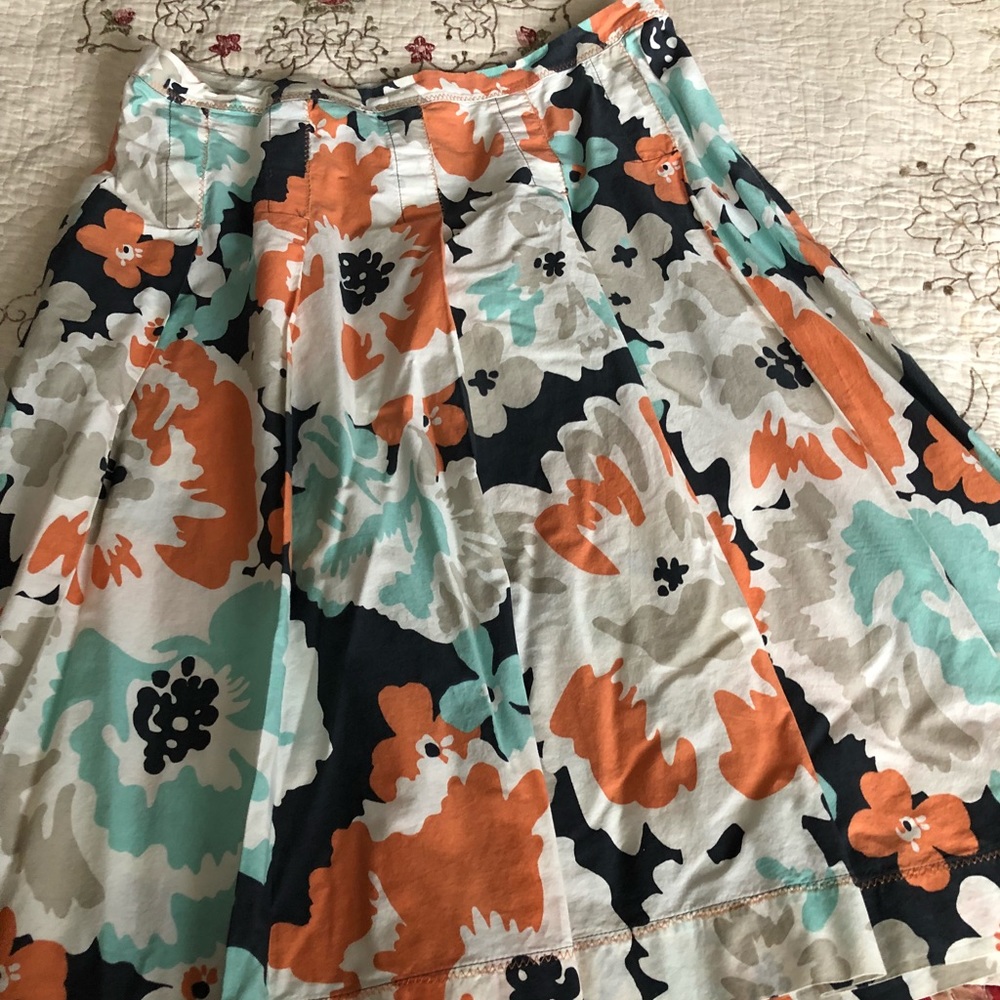 Floral skirt. Size 8